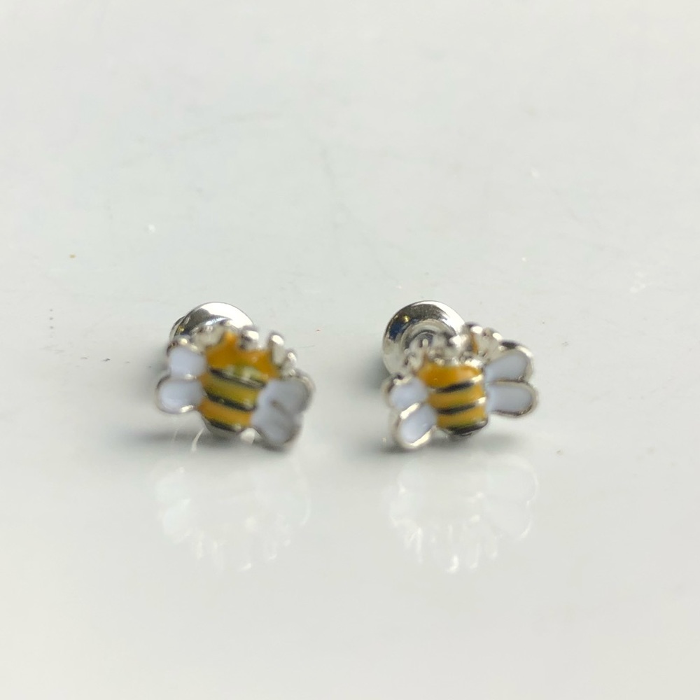 ☀️4/$25 🐝Bee Earrings🐝
